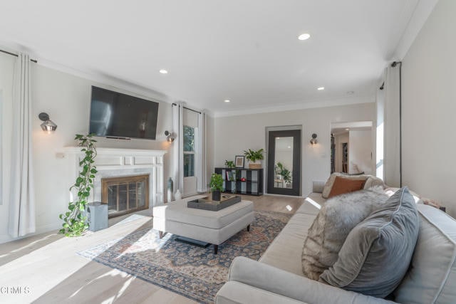 Building Photo - 5200 Dahlia Dr