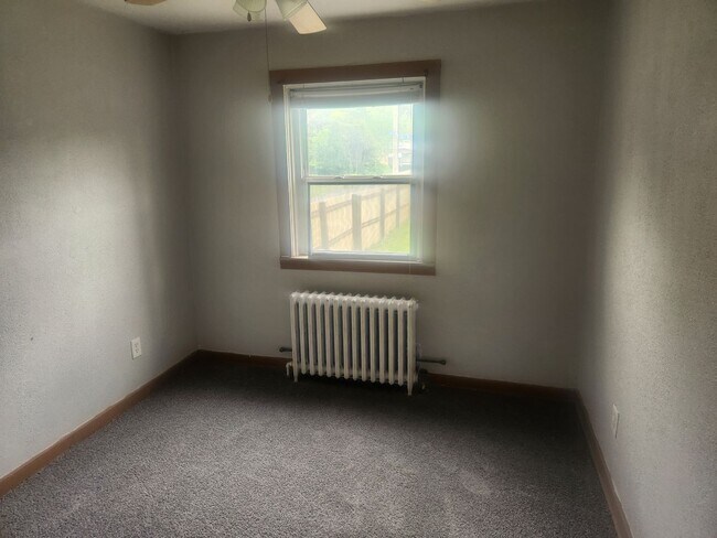 Building Photo - 732 Idlewood Ave