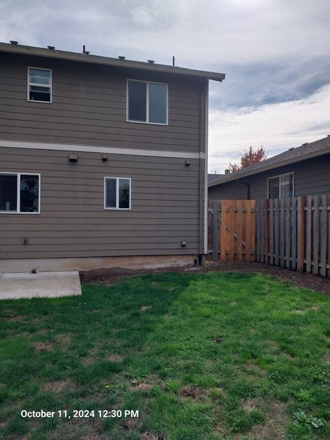 Building Photo - 111 Ferry St