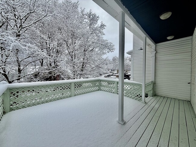 Building Photo - 170 Lincoln Ave