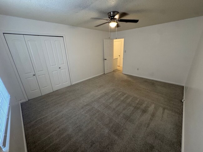Building Photo - 8304 Woodview Dr N