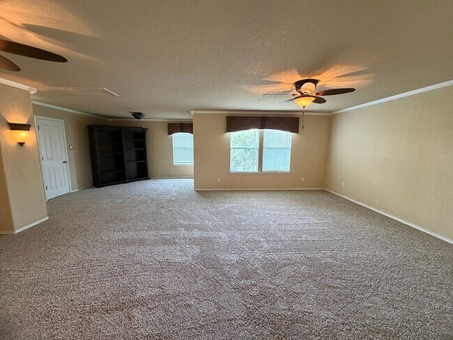 Building Photo - 9103 Rainbow Creek