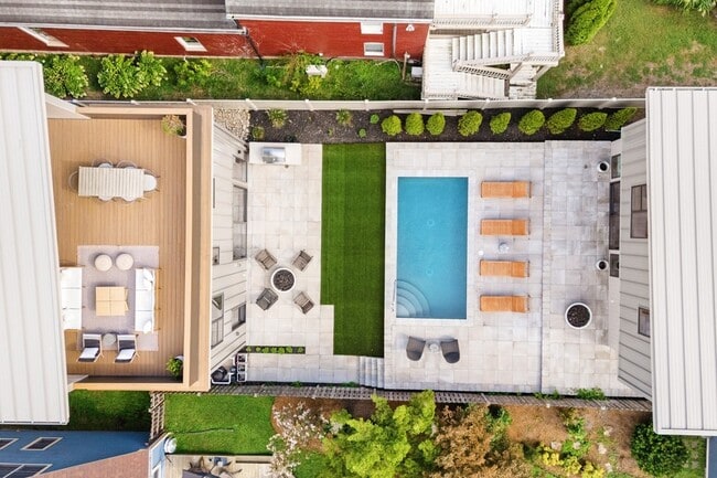 Building Photo - 1603 5th Ave N