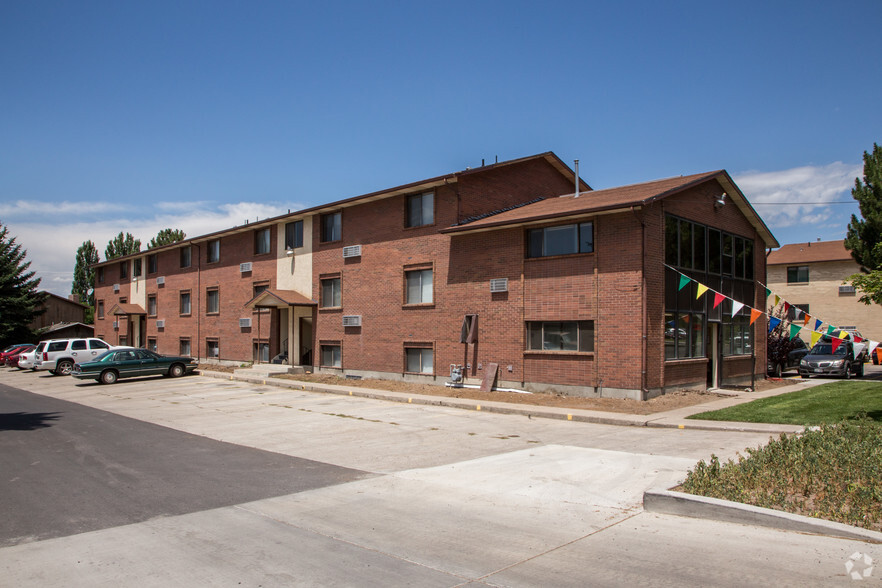 Primary Photo - Twin Creek Apartments