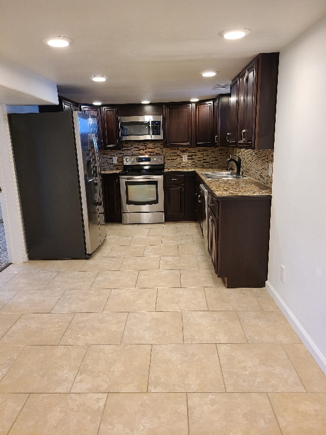 Building Photo - 1200 Dodge Ct