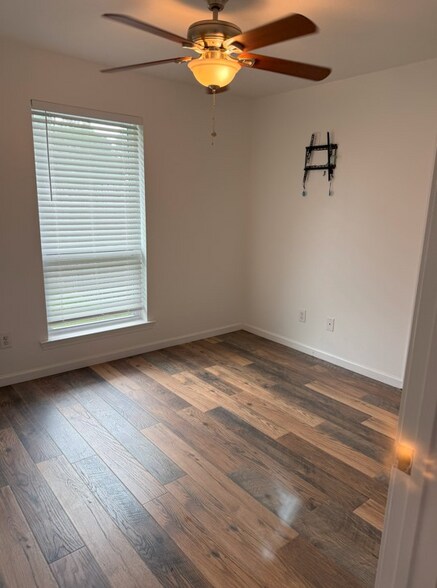 Building Photo - 12735 Jimmy Dr