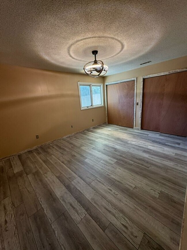 Building Photo - 4919 Montcalm Ct