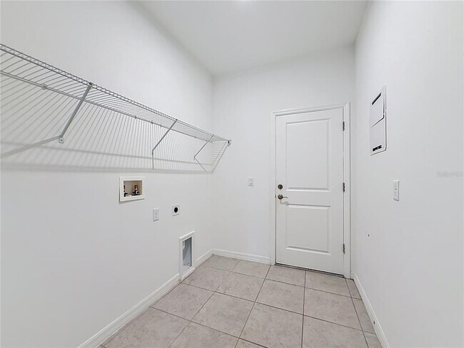 Building Photo - 418 Quayside Ave