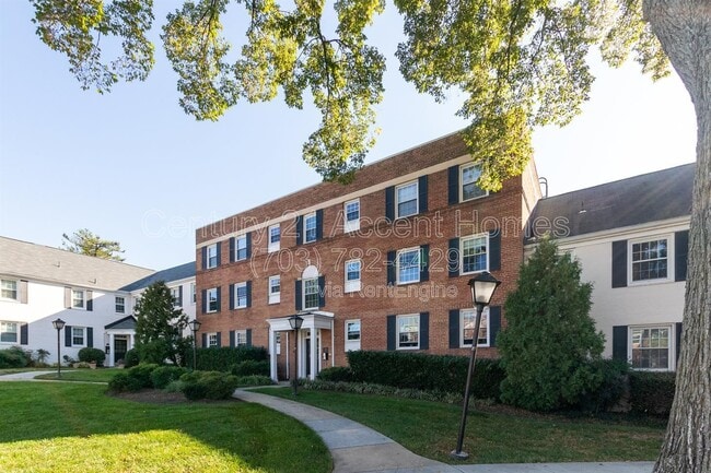 Building Photo - 1303 S Walter Reed Dr