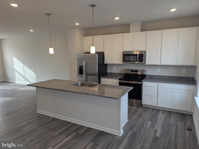 Building Photo - 513 Seeback Dr