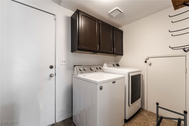 Building Photo - 2717 Lovington Dr