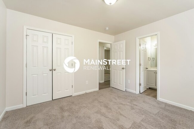 Building Photo - 326 Mountview Dr