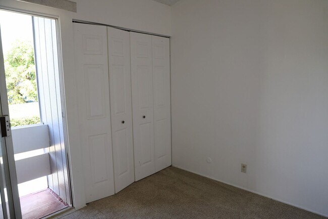 Building Photo - 95-341-341 Mahapili Ct