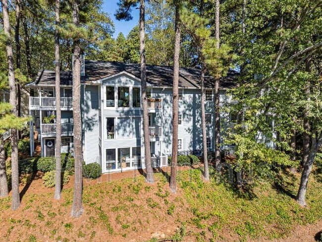 Building Photo - 2721 St Augustine Trail SE