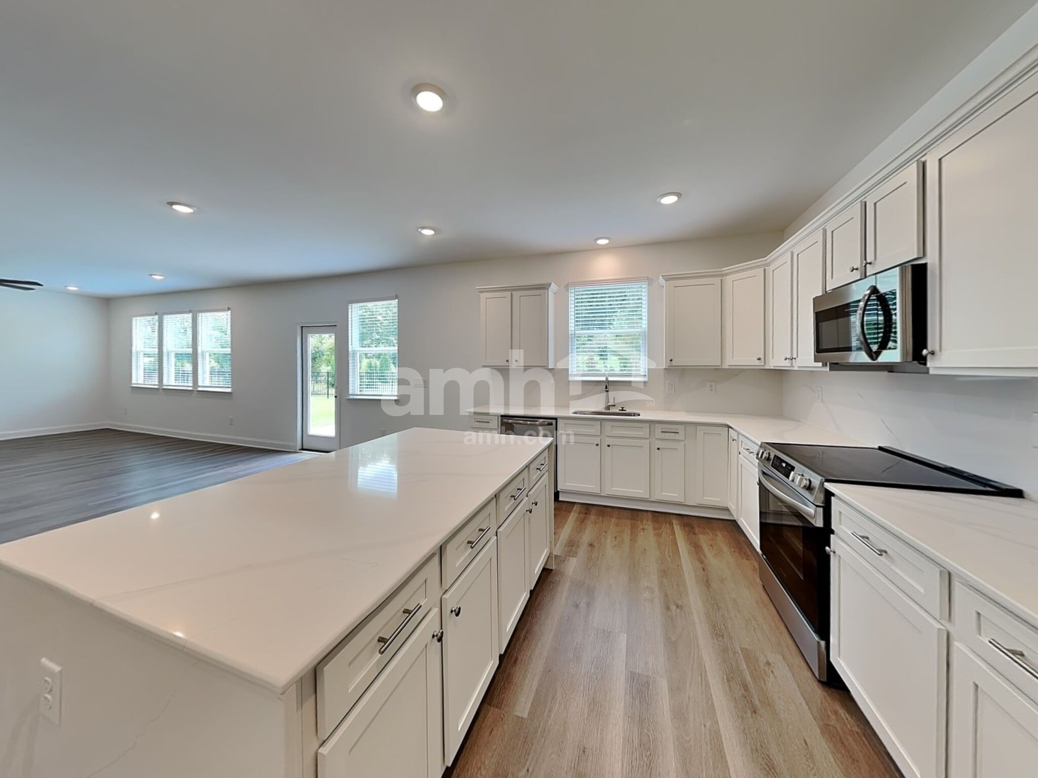 Building Photo - 116 Punderson Dr