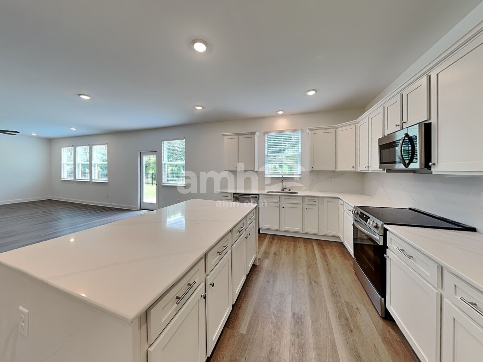 Building Photo - 213 Chase Ln