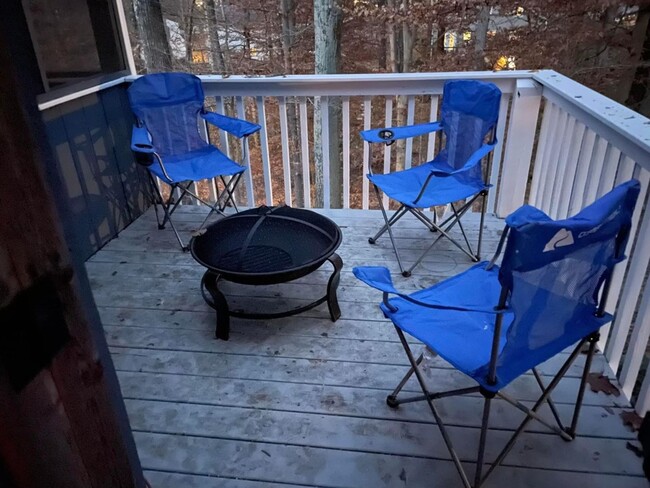 Building Photo - 3 Bedroom || 3 Bathroom Home with Basement...