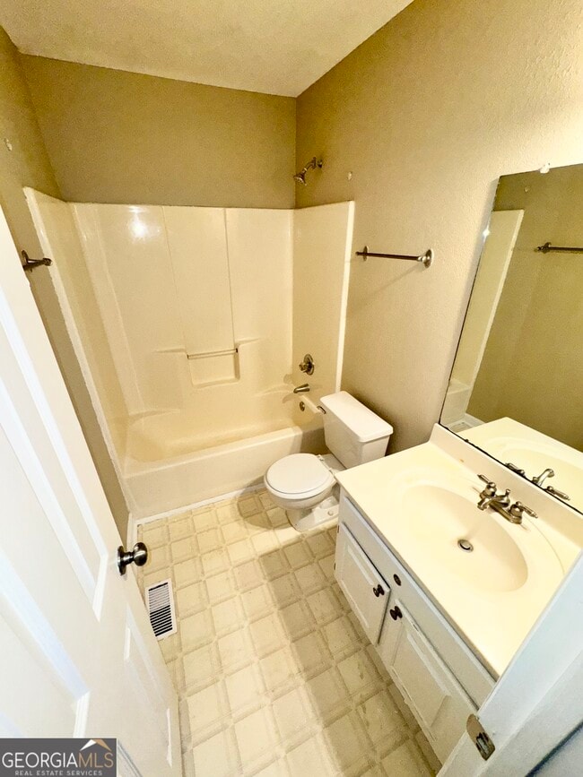 Building Photo - 216 Spring Hill Ct