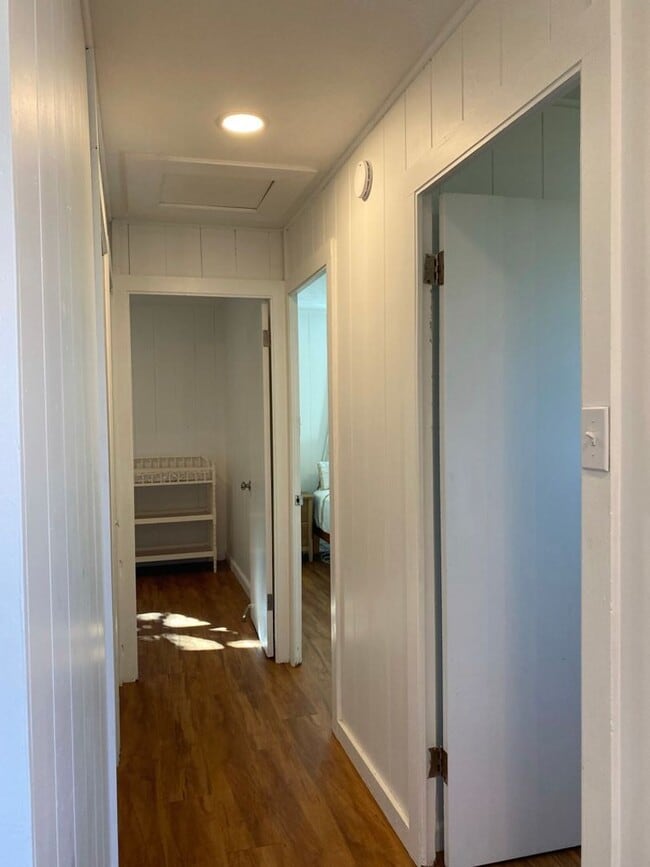 Building Photo - Kaumana Terrace! Furnished With Ocean Views!