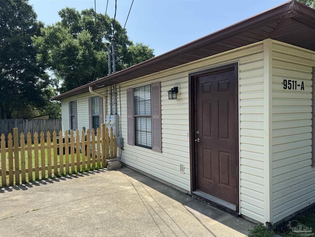 Building Photo - 9511 Sandpiper St