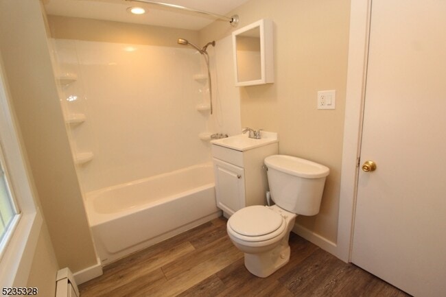 Building Photo - 28 White Meadow Ave