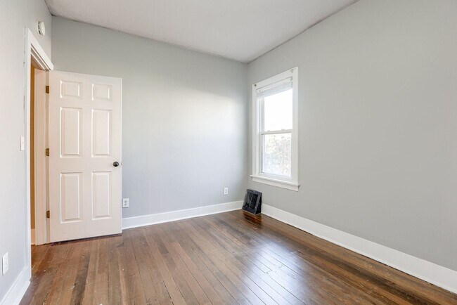 Building Photo - 105 North 52 Street