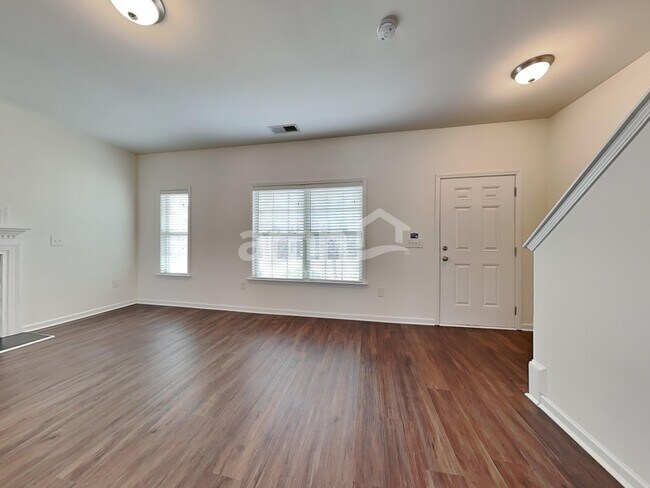 Building Photo - 913 Bridlemine Dr