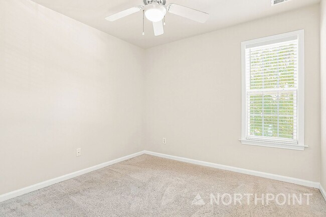 Building Photo - 4411 Log Cabin Dr