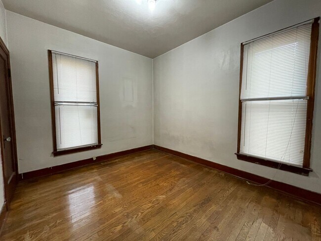 Building Photo - 619 Highland Ave