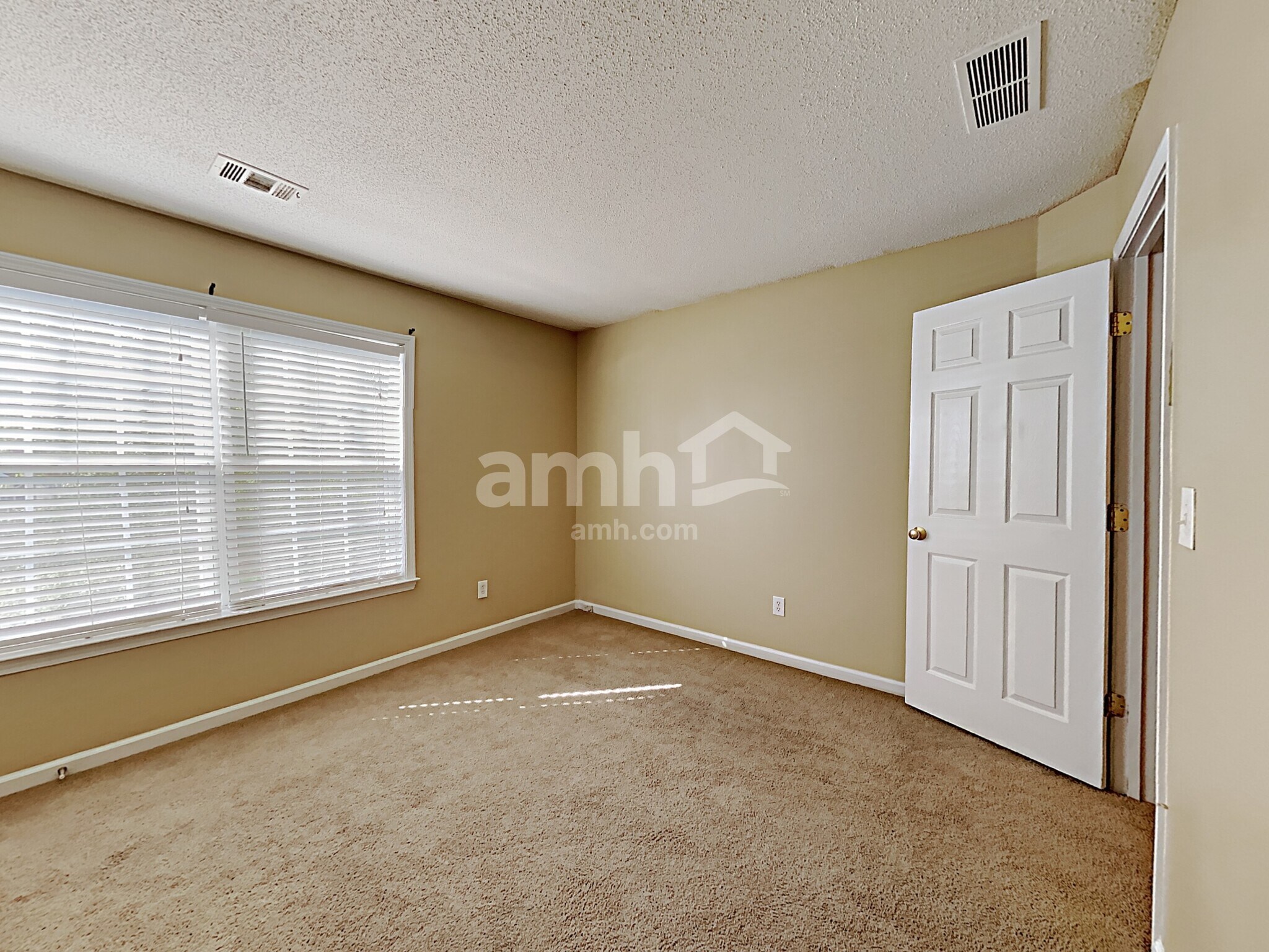 Building Photo - 3472 Chastain Glen Ln NE