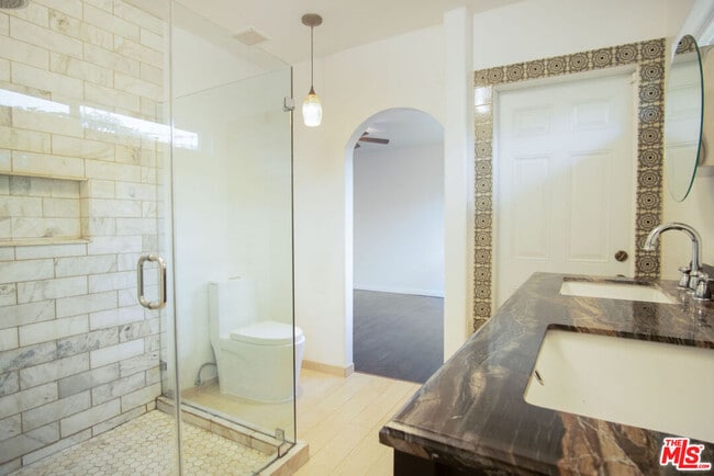 Building Photo - 6501 Drexel Ave