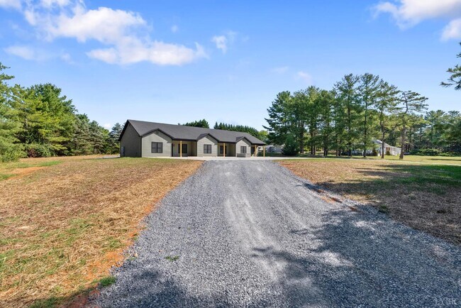 Building Photo - 45 Savage Dr