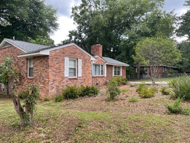 Building Photo - 106 Silver Bluff Rd