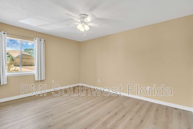 Building Photo - 1721 Parakeet Way