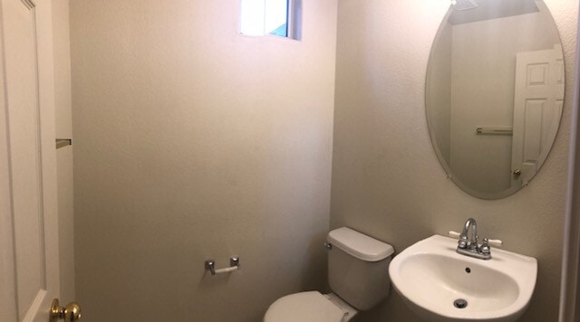 Building Photo - Clean 4 Bedroom, 2.5 Bath Home with 3 Car ...