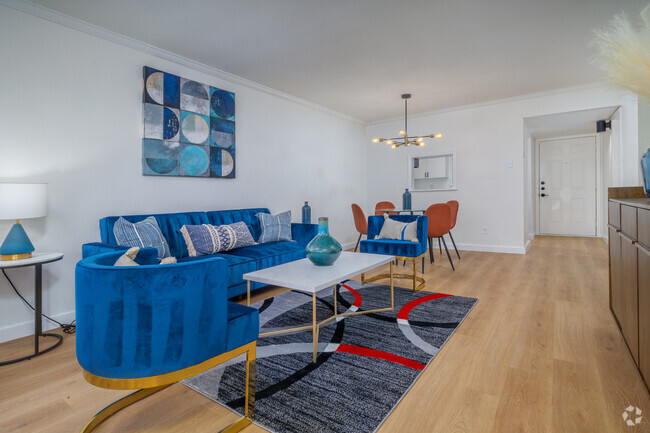 1BR, 1BA - 718SF Living Room - Contessa Bungalows