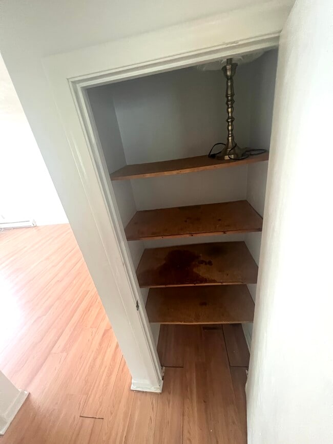 Building Photo - 12 Bailey St