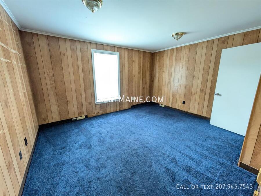 Building Photo - 575 Main St