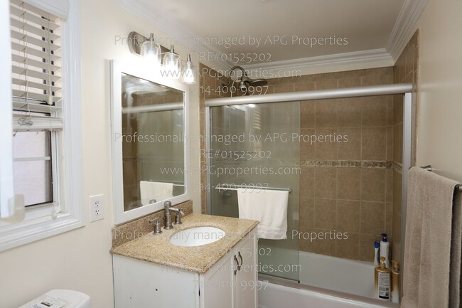 Building Photo - 7164 Santa Teresa Cir