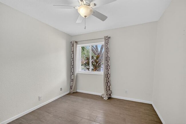 Building Photo - 5711 NW 125th Ave