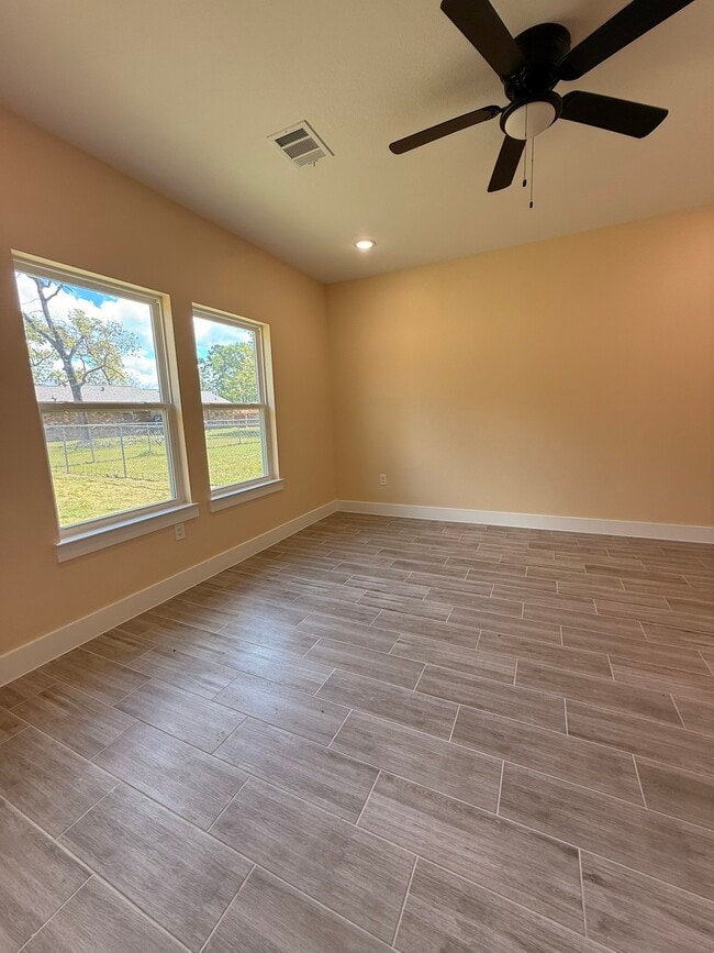 Building Photo - 14844 Coaltown Rd