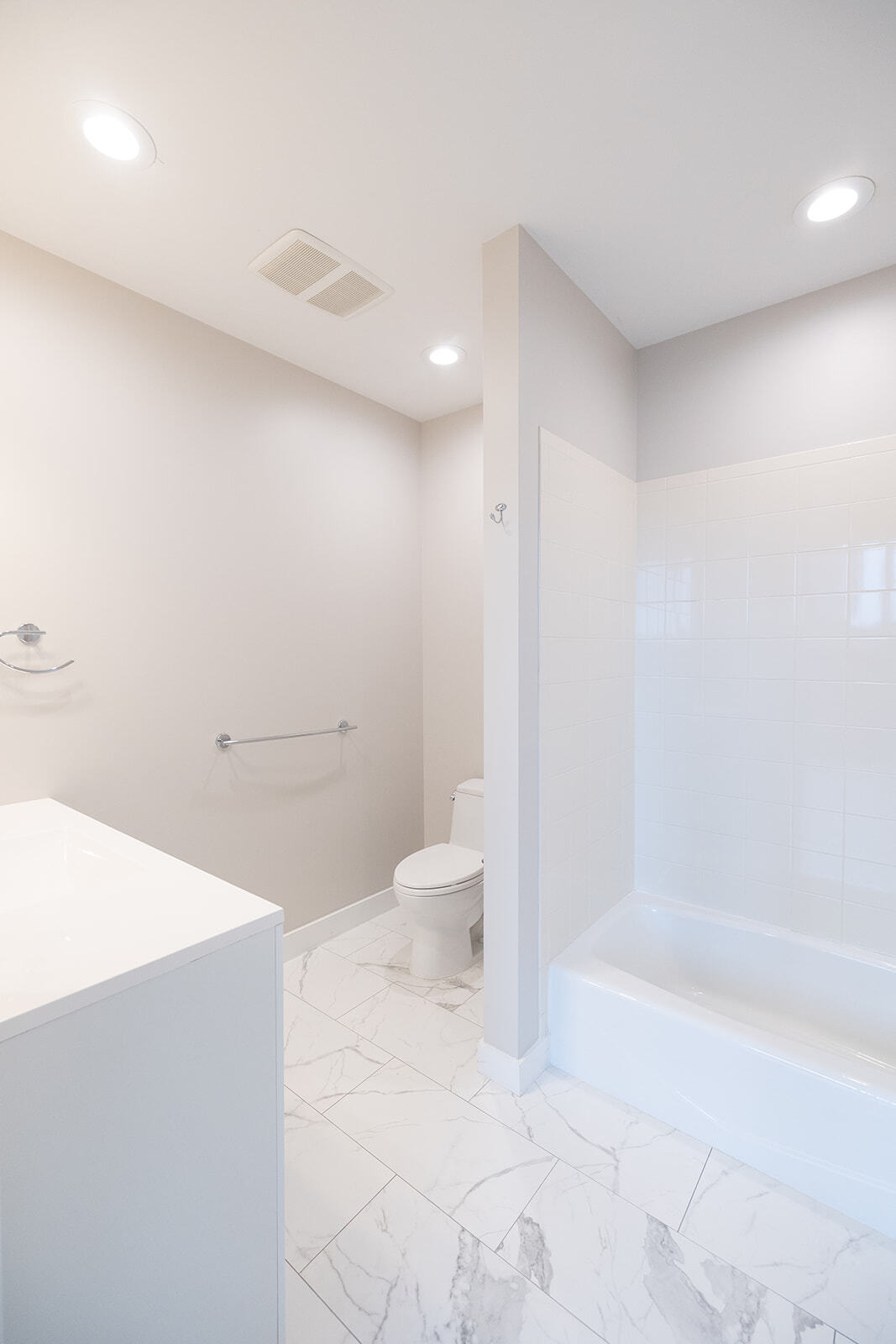 Building Photo - 450 Harrison Ave