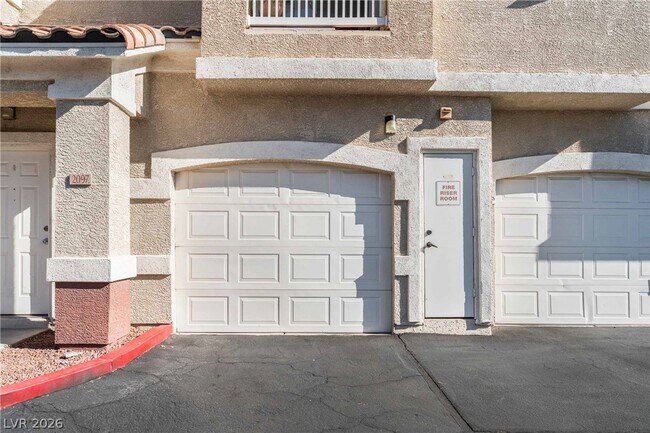 Building Photo - 5855 Valley Dr