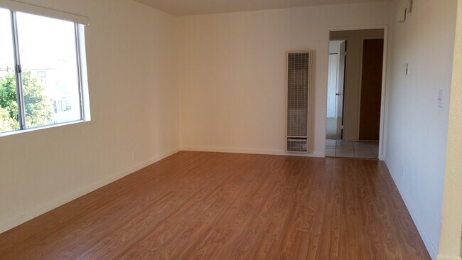 Living Room - 3843 Huron Ave