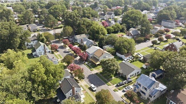 Building Photo - 920 Oaklawn Ave