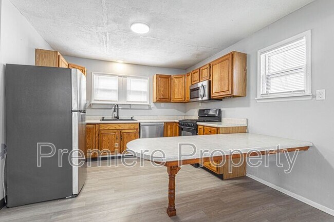 Building Photo - 11825 Roberts St