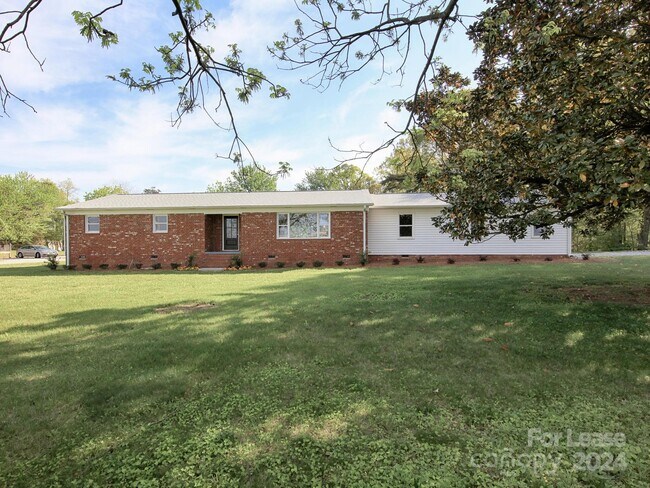 Building Photo - 378 Cornelius Rd
