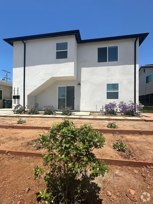 Building Photo - 202-204 Calla Avenue