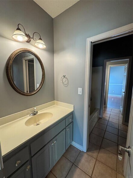 Building Photo - 6272 Deerwood Dr