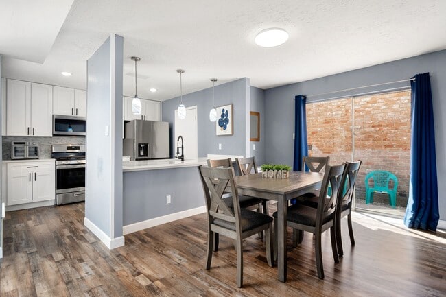 Building Photo - 12805 Westpark Dr